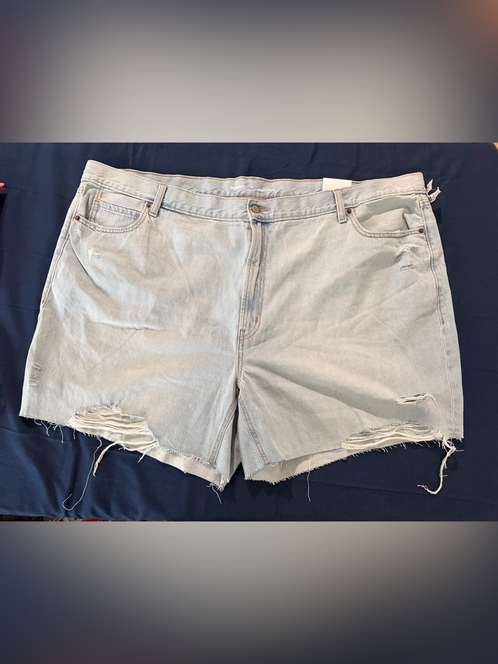Old Navy High Rise Slouchy Straight Distressed Denim Shorts Size 28 NWT